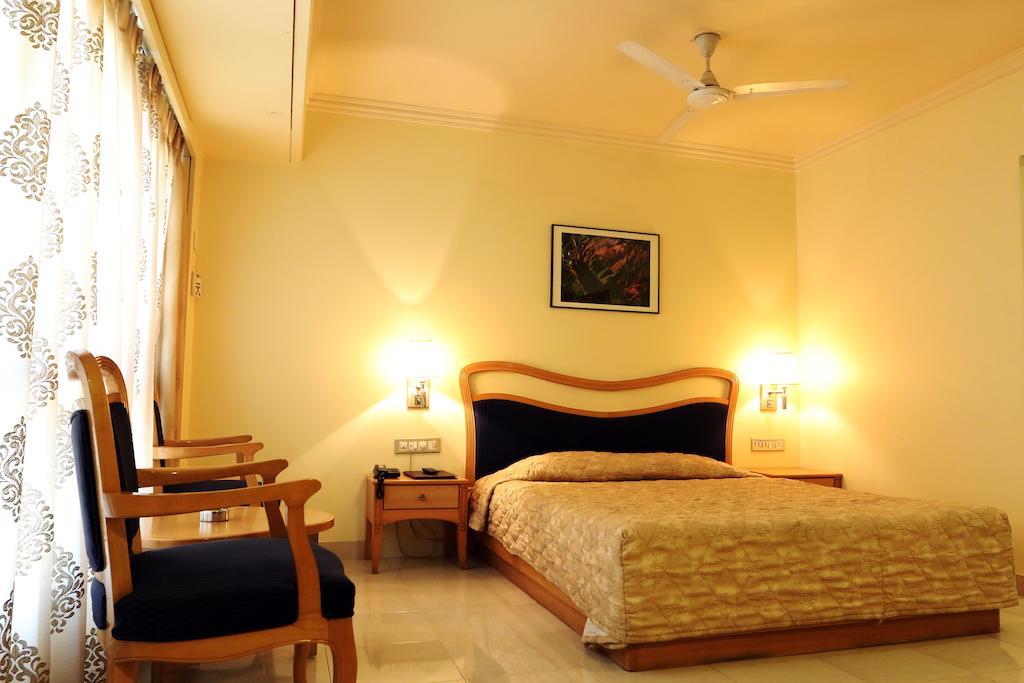 The Ambassador Hotel Pune Zimmer foto