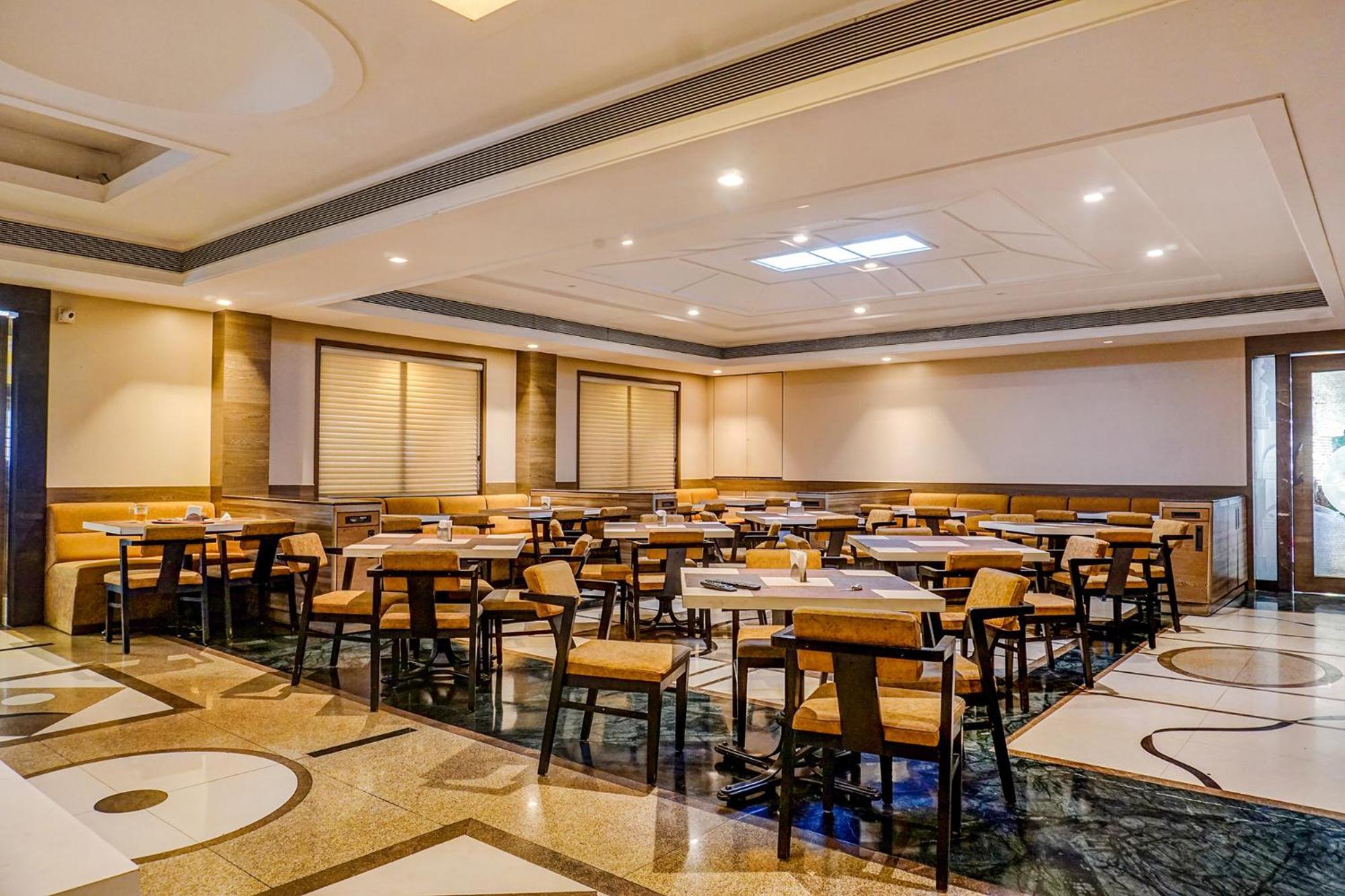 The Ambassador Hotel Pune Exterior foto